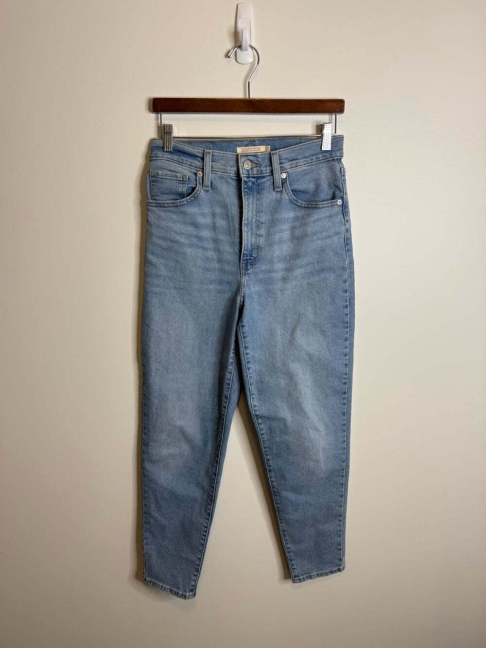 Levi’s High Waisted Mom Jeans size 27